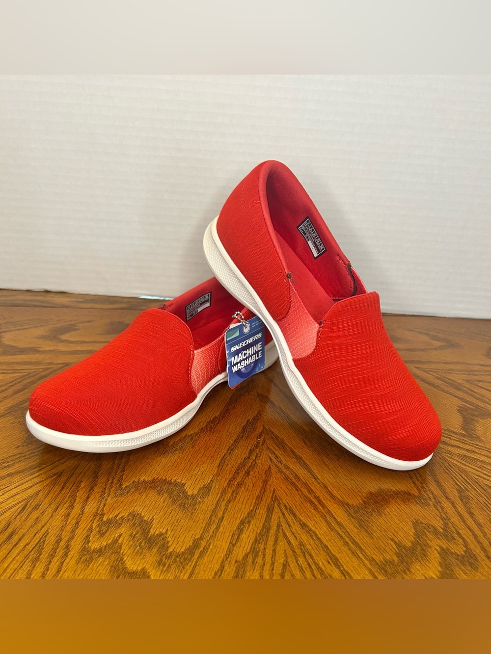 Skechers Goga Mat Shoes Womens Sz 7W WIDE Red Slip On Comfort Loafers 136320W